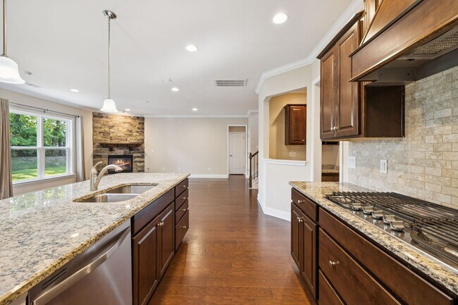 Building Photo - Sparkling clean 4 bedroom home in Spring H...