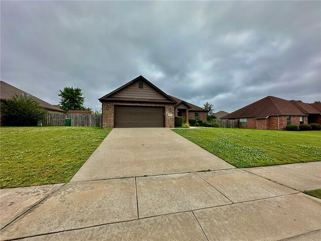 Building Photo - 441 Sorrento Dr