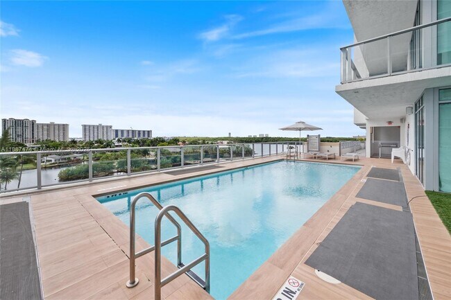 Building Photo - 300 Sunny Isles Blvd