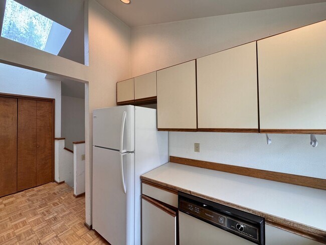 Building Photo - Beautiful Wedgwood Home with Flexible Living + 2nd Kitchen