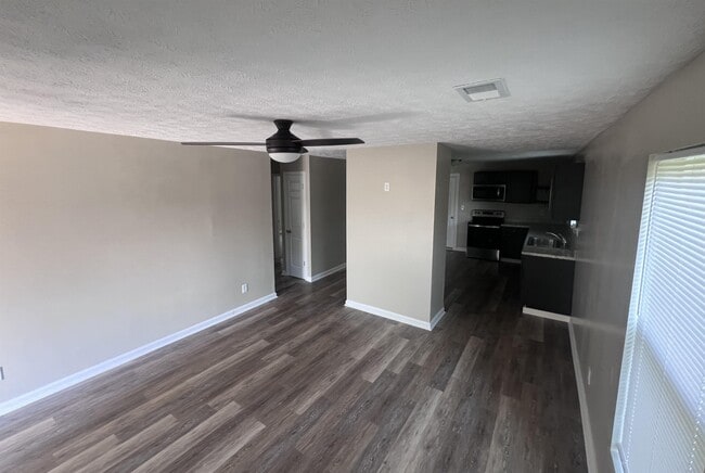 Building Photo - 208 Glass Ave
