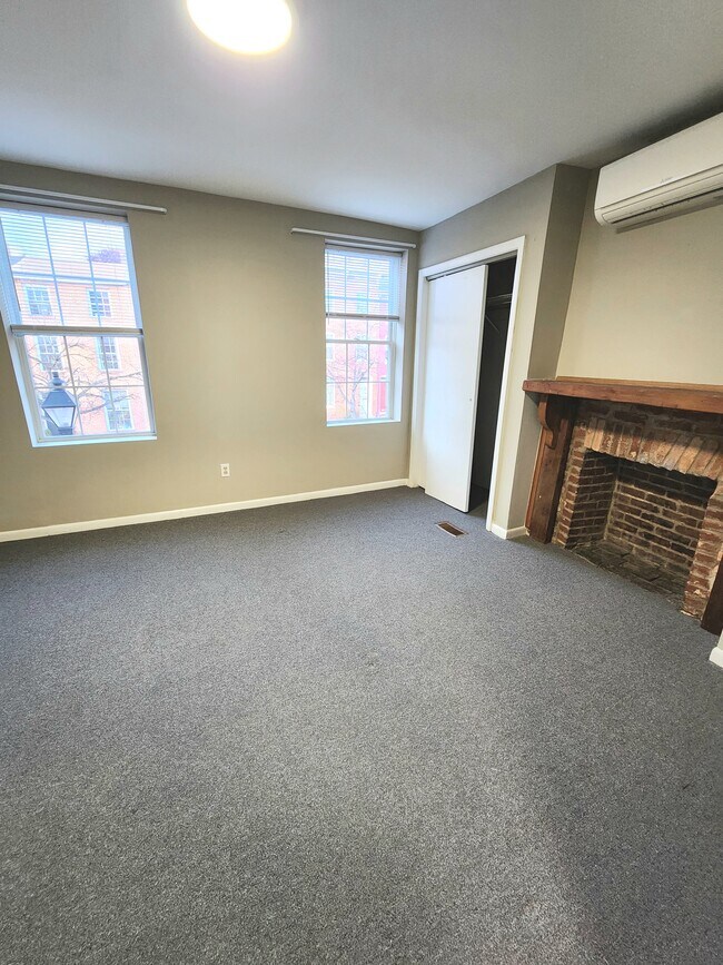 Building Photo - 661 Portland St