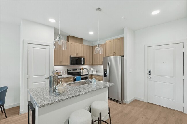 Building Photo - 6000 Jones Rd