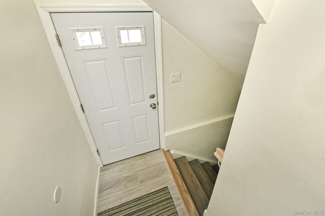 Building Photo - 222-03 Kingsbury Ave