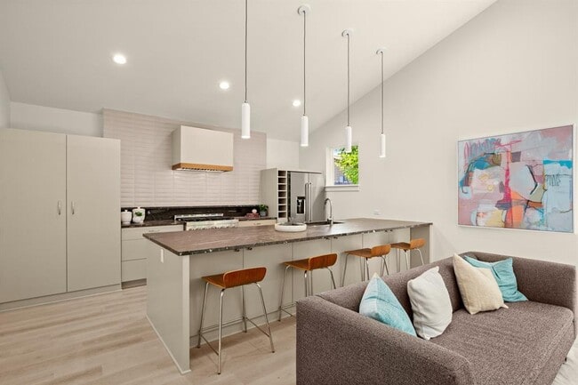 Building Photo - 3003 Ray Wood Dr