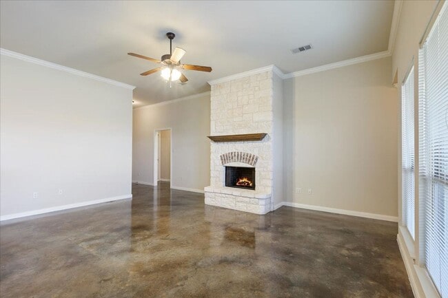 Building Photo - 3BR / 2BA Duplex in Hewitt, Texas | Midway ISD