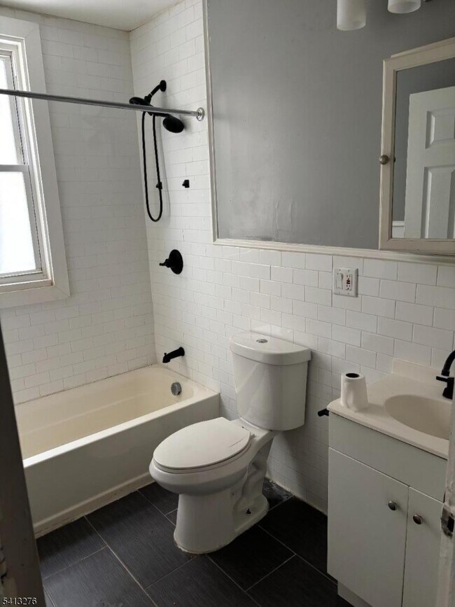 Building Photo - 110 N 19th St