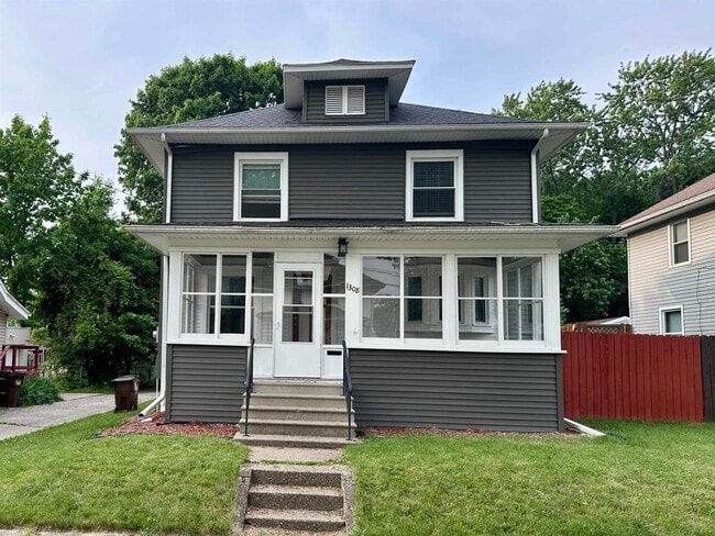 Primary Photo - 1308 Leroy St