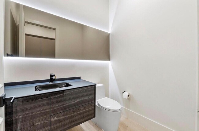 Building Photo - 7247 Wisteria Ave