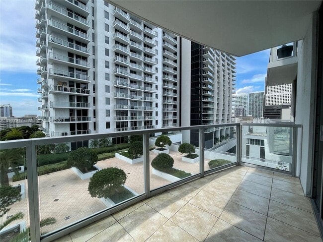 Building Photo - Luxury spacious 1-bedroom apartment with b...