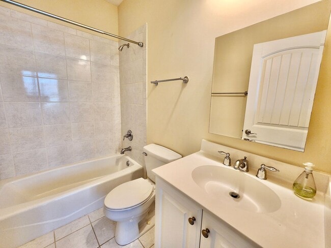 Building Photo - Luxury condo in Charleston National with g...