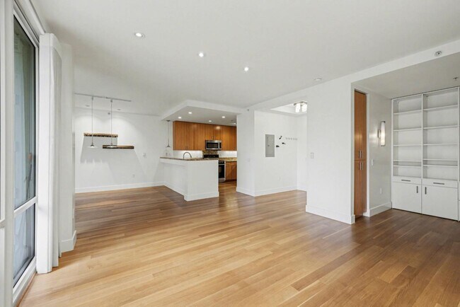 Building Photo - 235 Berry St