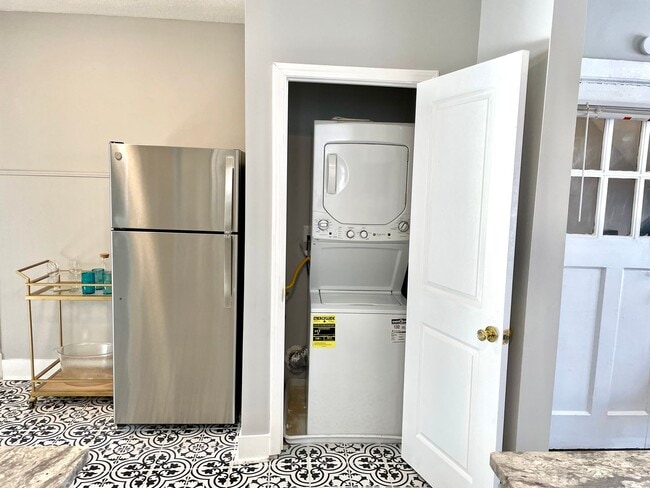 Building Photo - 2112 Maury Ave