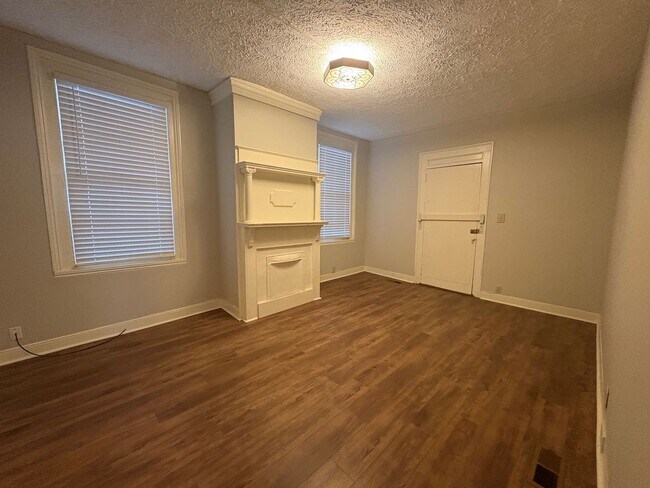 Building Photo - 1020 Adams St