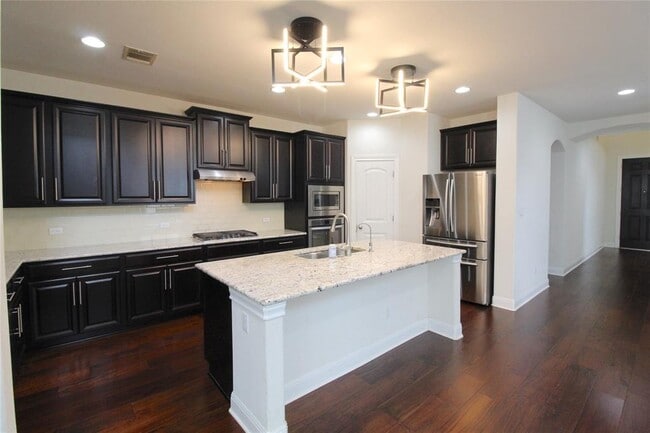 Building Photo - 5800 Viejo Dr