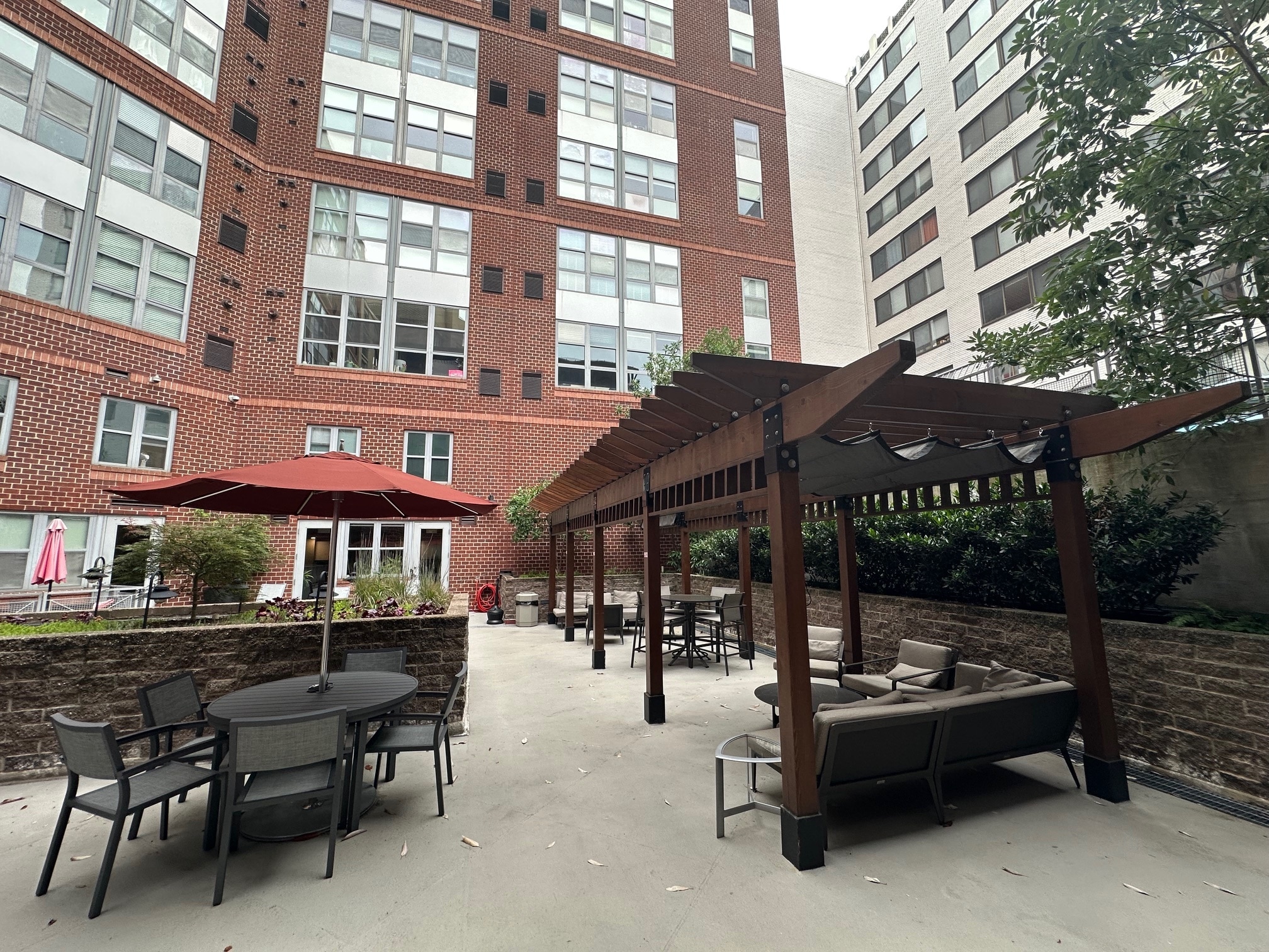 Building Photo - 1300 N St NW