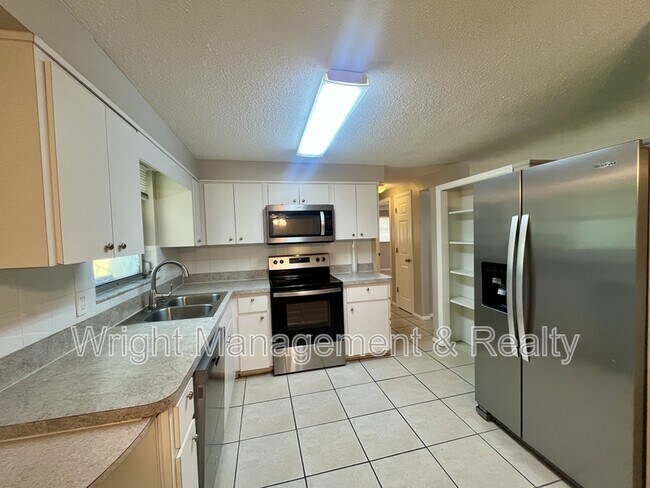 Building Photo - 5033 Farley Dr