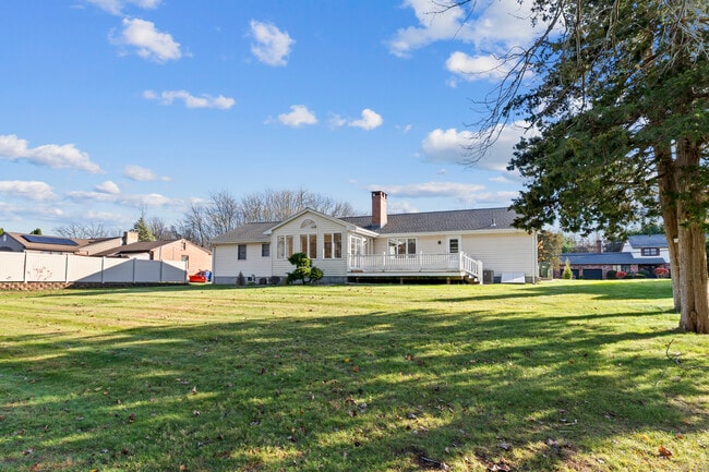 Building Photo - 127 Two Rod Hwy