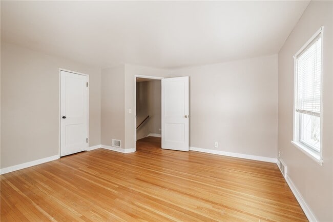 Building Photo - 131 Edgemont Rd