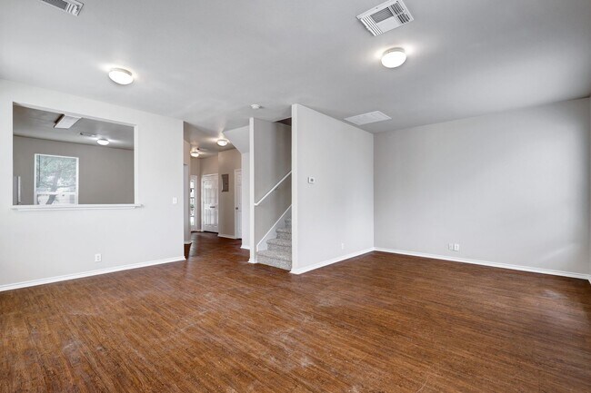 Building Photo - Recently updated 3 bedroom townhome