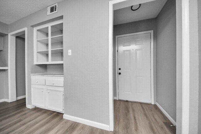 Building Photo - 13603 Ravensway Dr