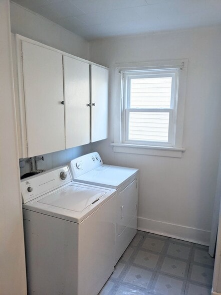 Brand new washer and dryer included - 1410 Hamilton St SW