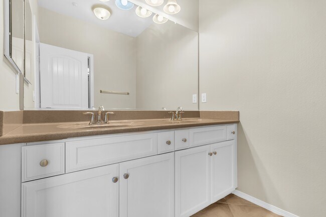 Building Photo - 4822 Brookside Ave