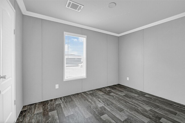 Building Photo - 127 Lear Ln