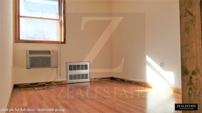 Building Photo - 270 12th St