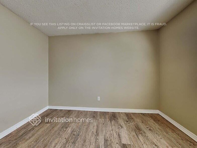 Building Photo - 2825 Mnr Hl Dr