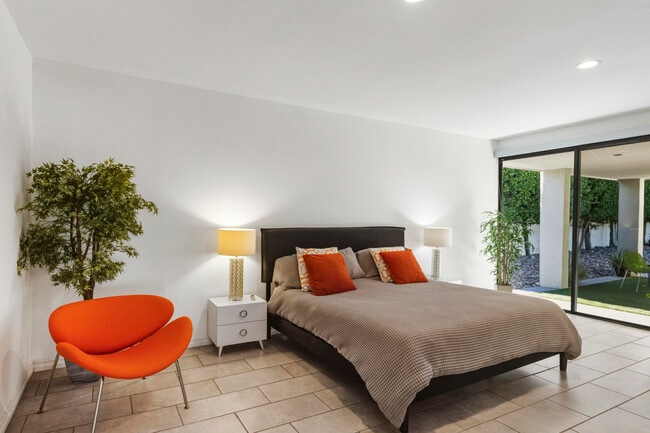 Building Photo - 1411 Via Isla