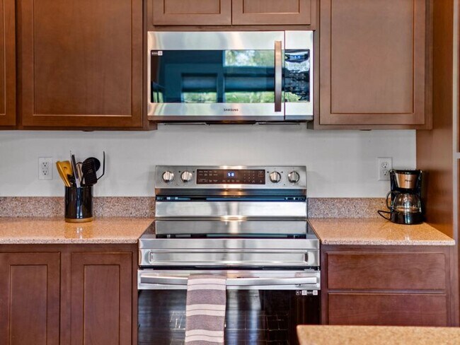 Building Photo - Desirable Kendall Yards Townhouse – Modern Living Near Downtown Spokane (Furnished)