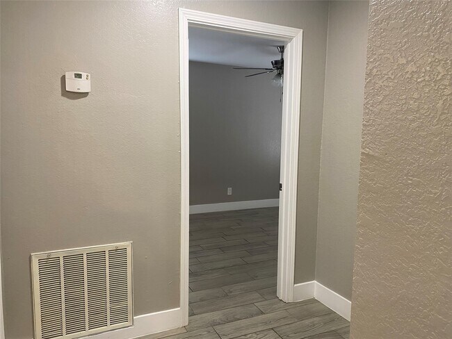 Building Photo - 231 Acker St