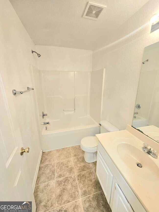 Building Photo - 322 Brookview Dr