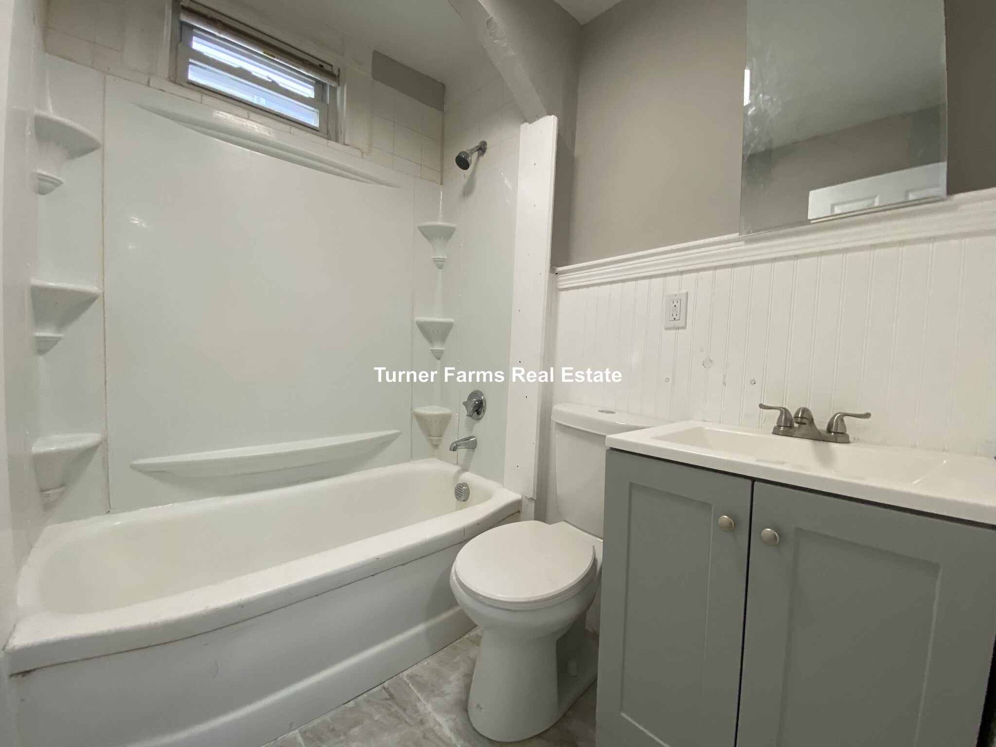 Building Photo - 35 Humphreys St