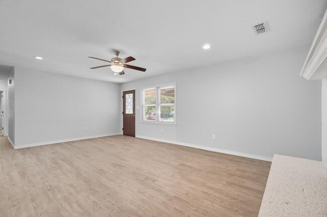 Building Photo - 4518 Edgemont Dr