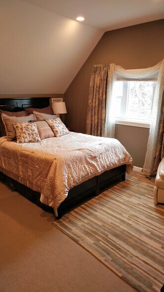 Building Photo - 83 Vernon St