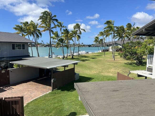 Building Photo - Koko Isle Circle - 4 bedroom, 3 bath townhome with carport