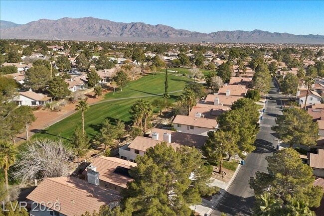 Building Photo - Modern 3Bed/2.5Bath/2Car - 2 Story Home Located In The Guard-Gated Los Prados Golf Community!