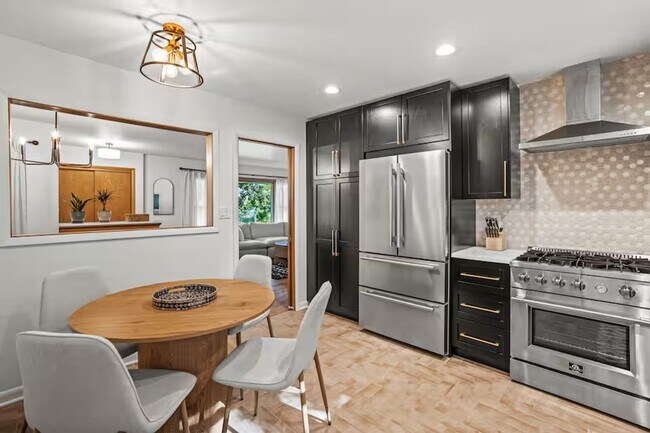 Building Photo - Updated 3 bedroom Delafield ranch