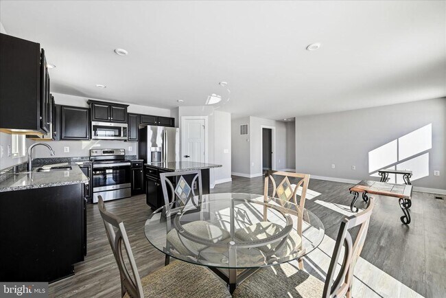 Building Photo - 313 Switchgrass Ct