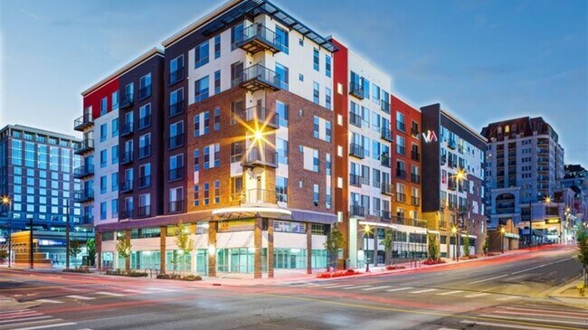 Building Photo - 828 Broadway