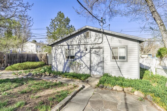 Building Photo - Historic Mount Vernon 4x1.5 Home Steps from Downtown Prescott