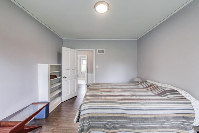 Building Photo - 2515 Gordon Dr