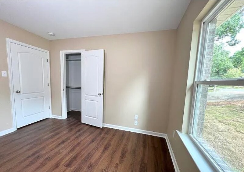 Building Photo - 608 Libby Ln