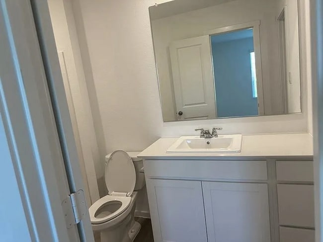 Building Photo - 11329 Rodeo Dr