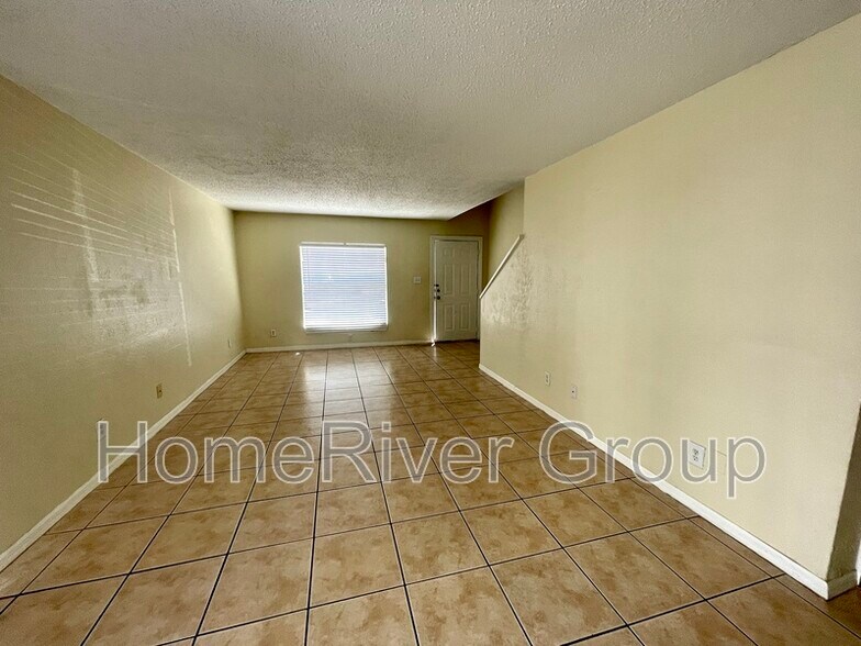 Building Photo - 8517 Lincoln Cove Dr