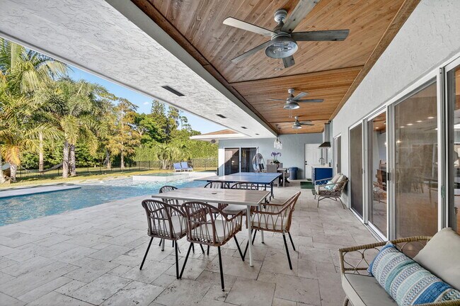 Building Photo - 13172 Doubletree Cir