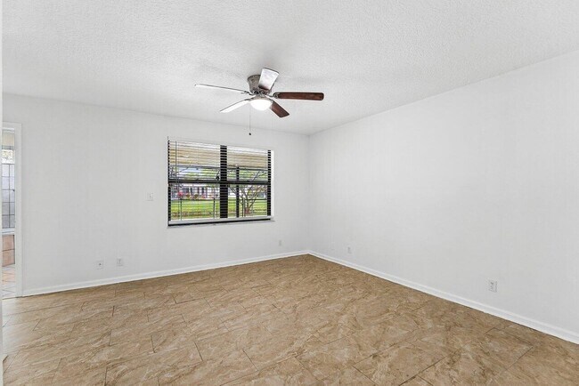 Building Photo - 14616 Autumn Ave