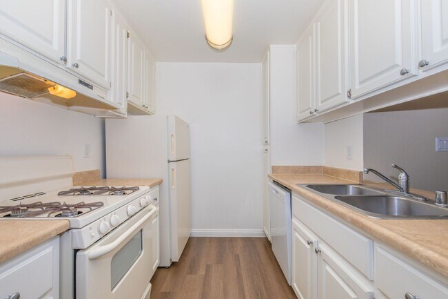 Building Photo - Stop by today at the 1 bed / 1 bath of you...